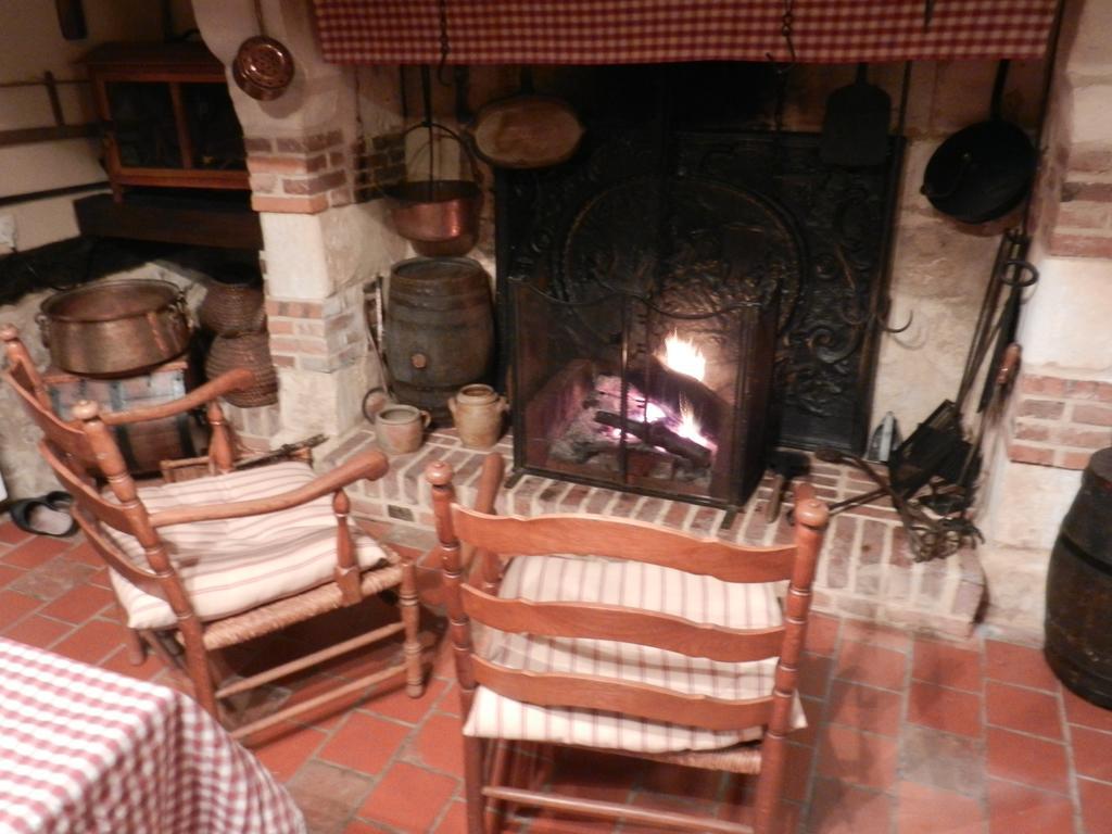 Le gîte des Trois Vaches Brionne Extérieur photo